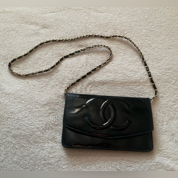 Chanel patent wallet - Picture 4 of 16